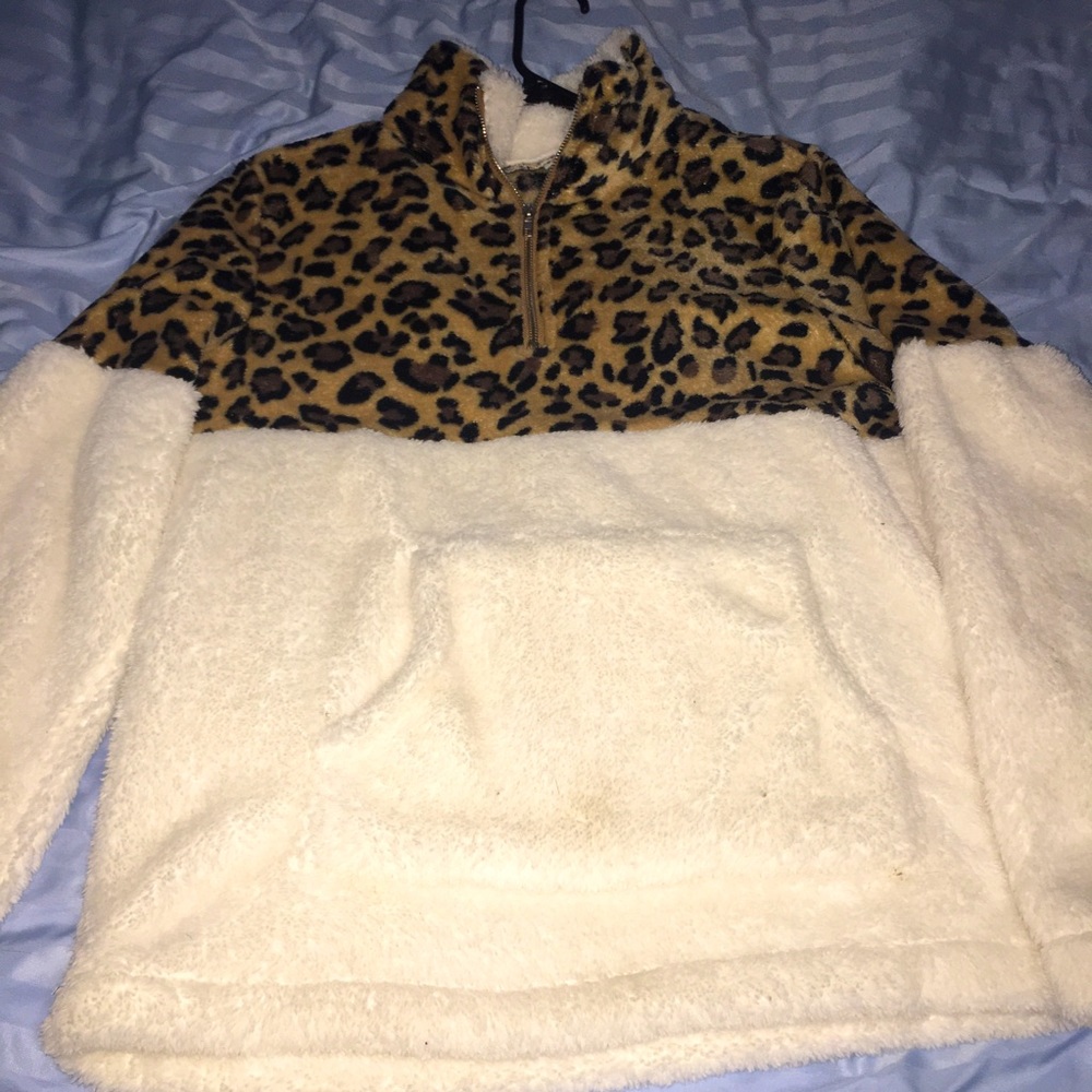 Cheetah Fuzzy Pullover🤍🐆